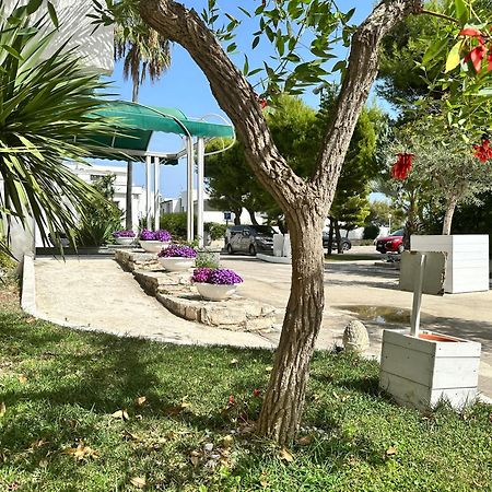 Hotel Riva Del Sole Джовинацо Екстериор снимка