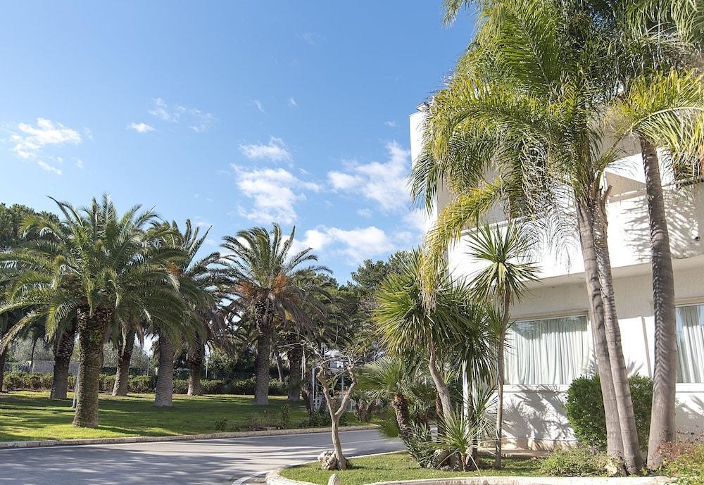 Hotel Riva Del Sole Джовинацо Екстериор снимка