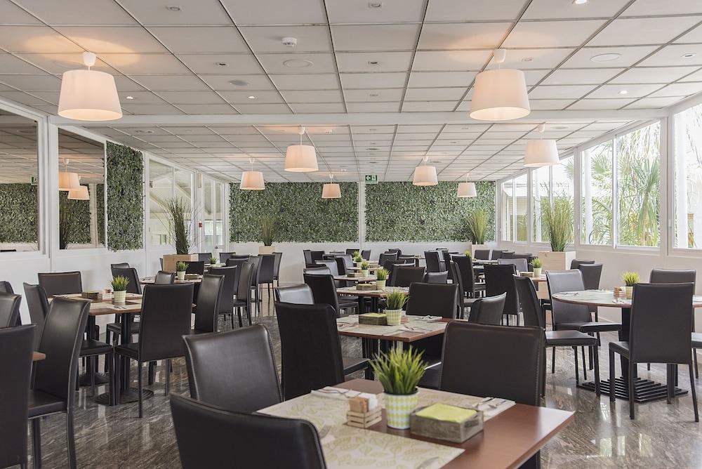 Hotel Riva Del Sole Джовинацо Екстериор снимка