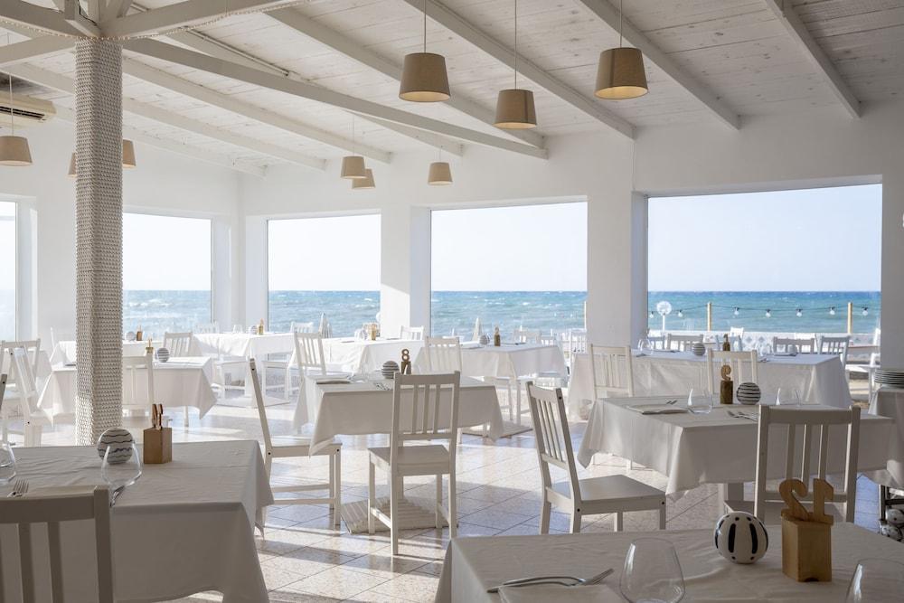Hotel Riva Del Sole Джовинацо Екстериор снимка