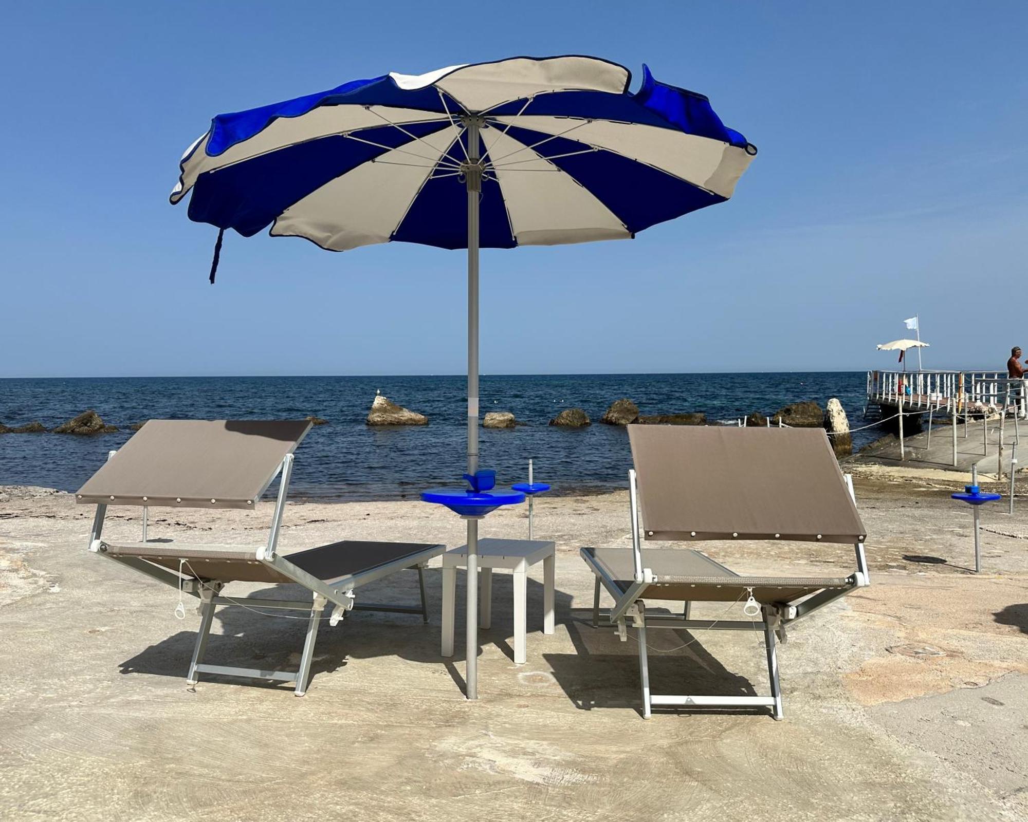 Hotel Riva Del Sole Джовинацо Екстериор снимка