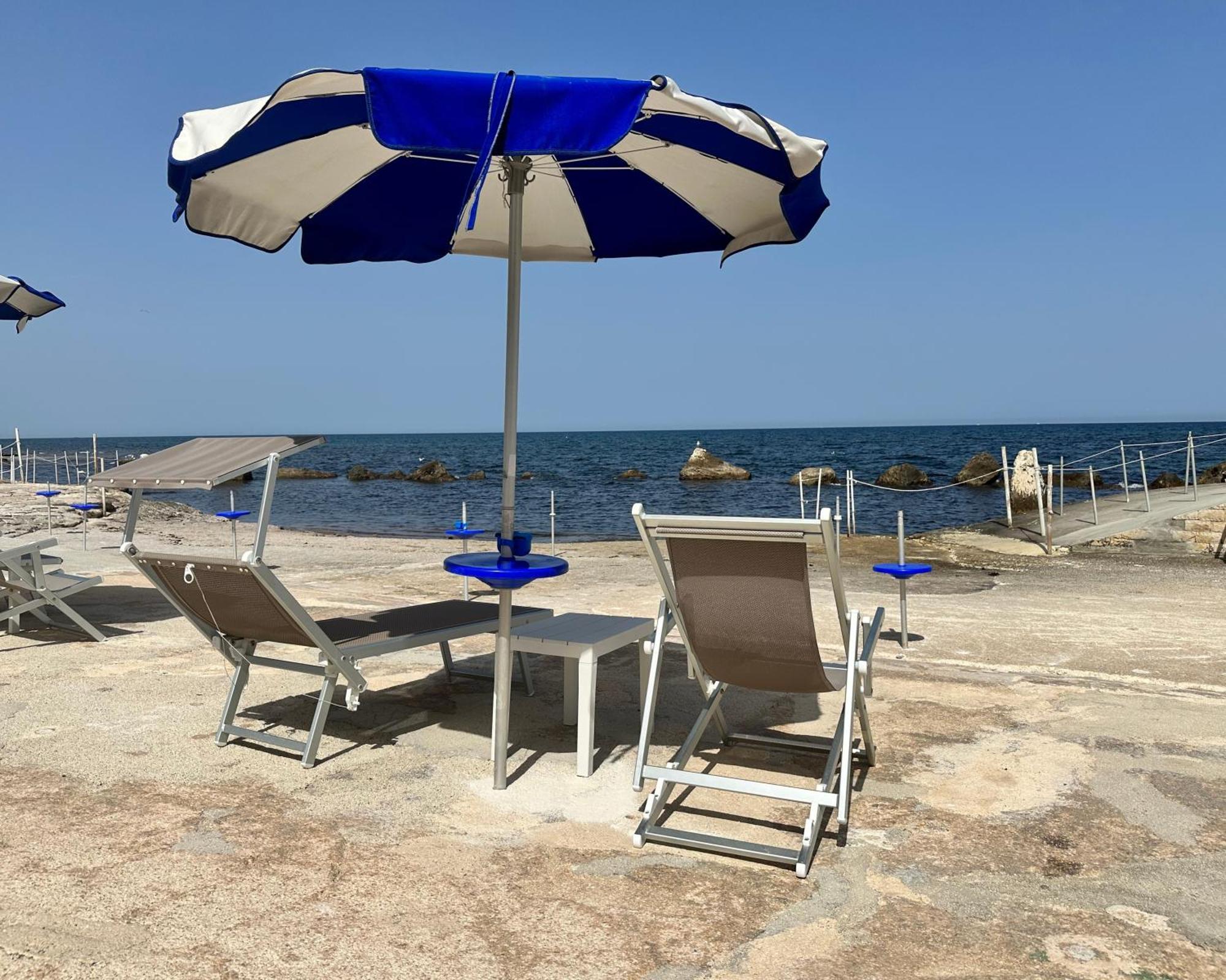 Hotel Riva Del Sole Джовинацо Екстериор снимка