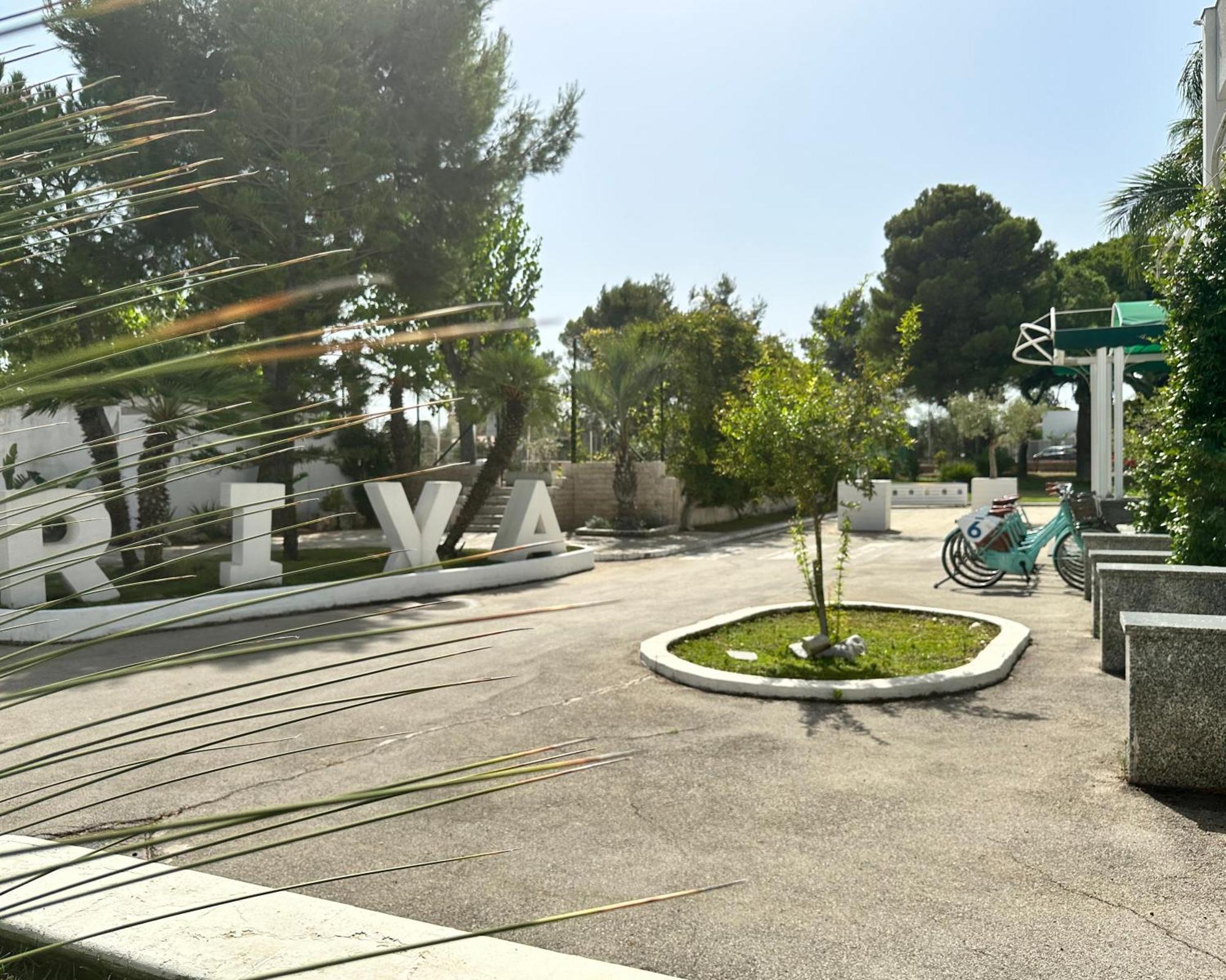 Hotel Riva Del Sole Джовинацо Екстериор снимка