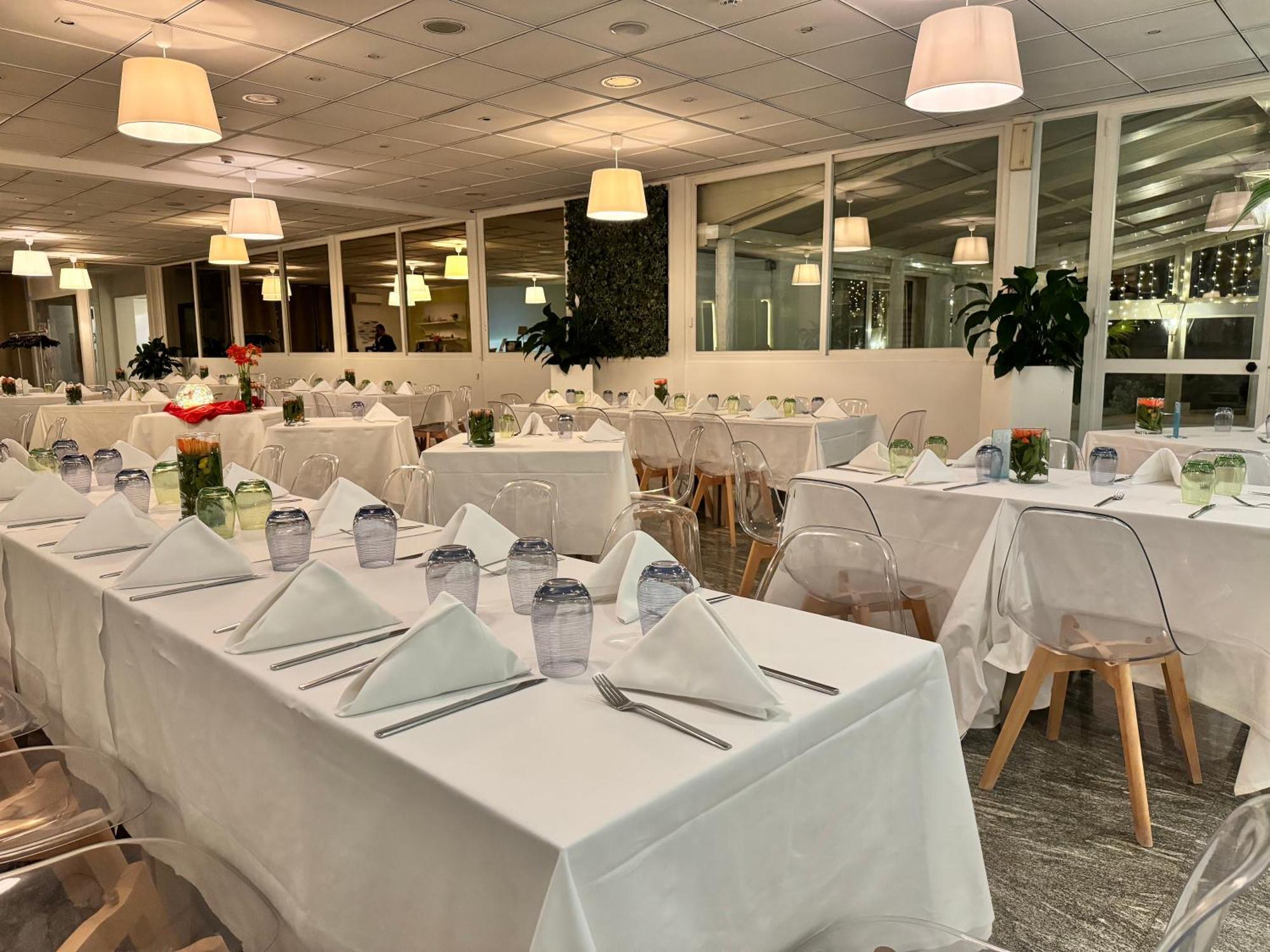 Hotel Riva Del Sole Джовинацо Екстериор снимка