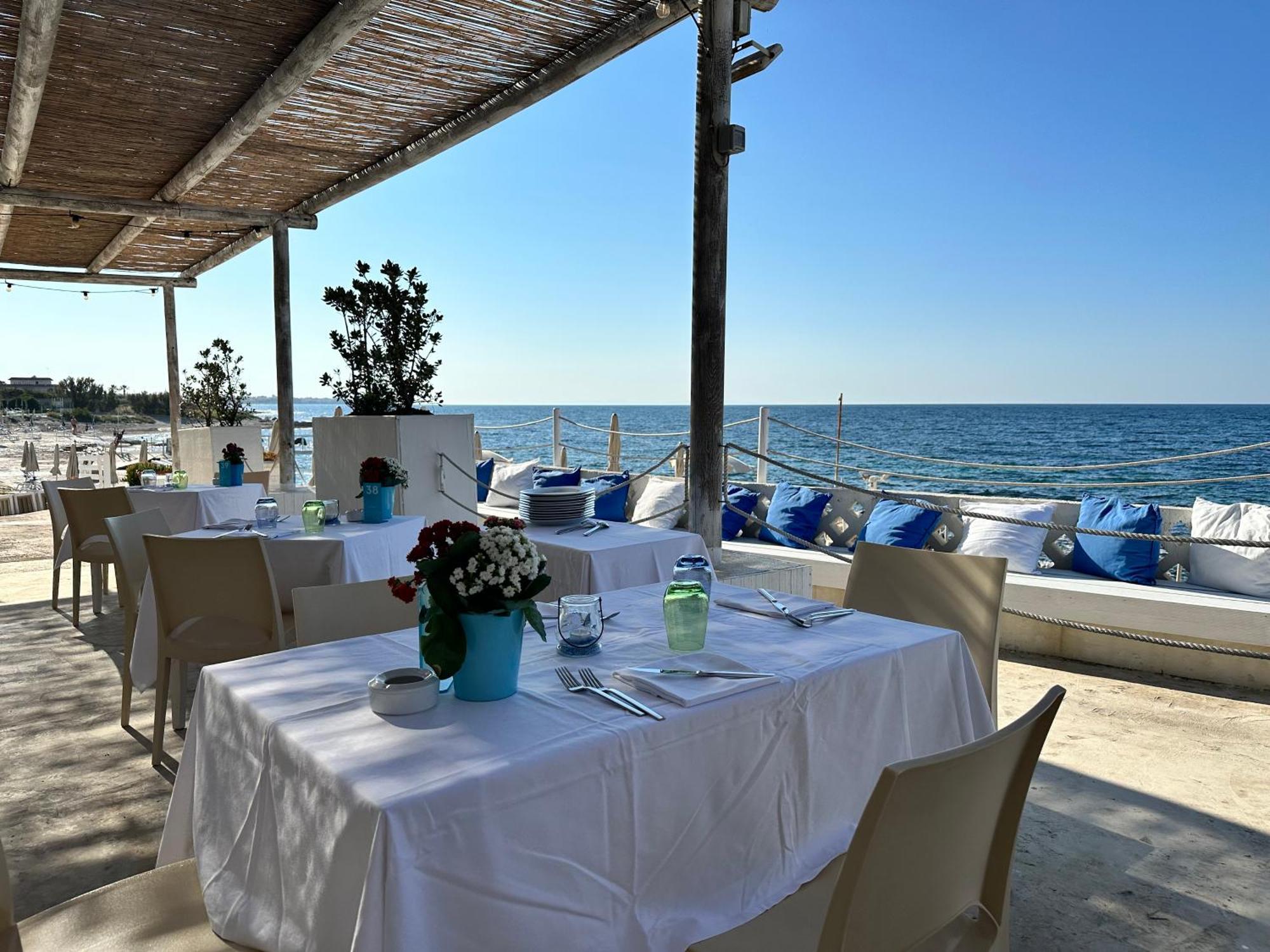 Hotel Riva Del Sole Джовинацо Екстериор снимка