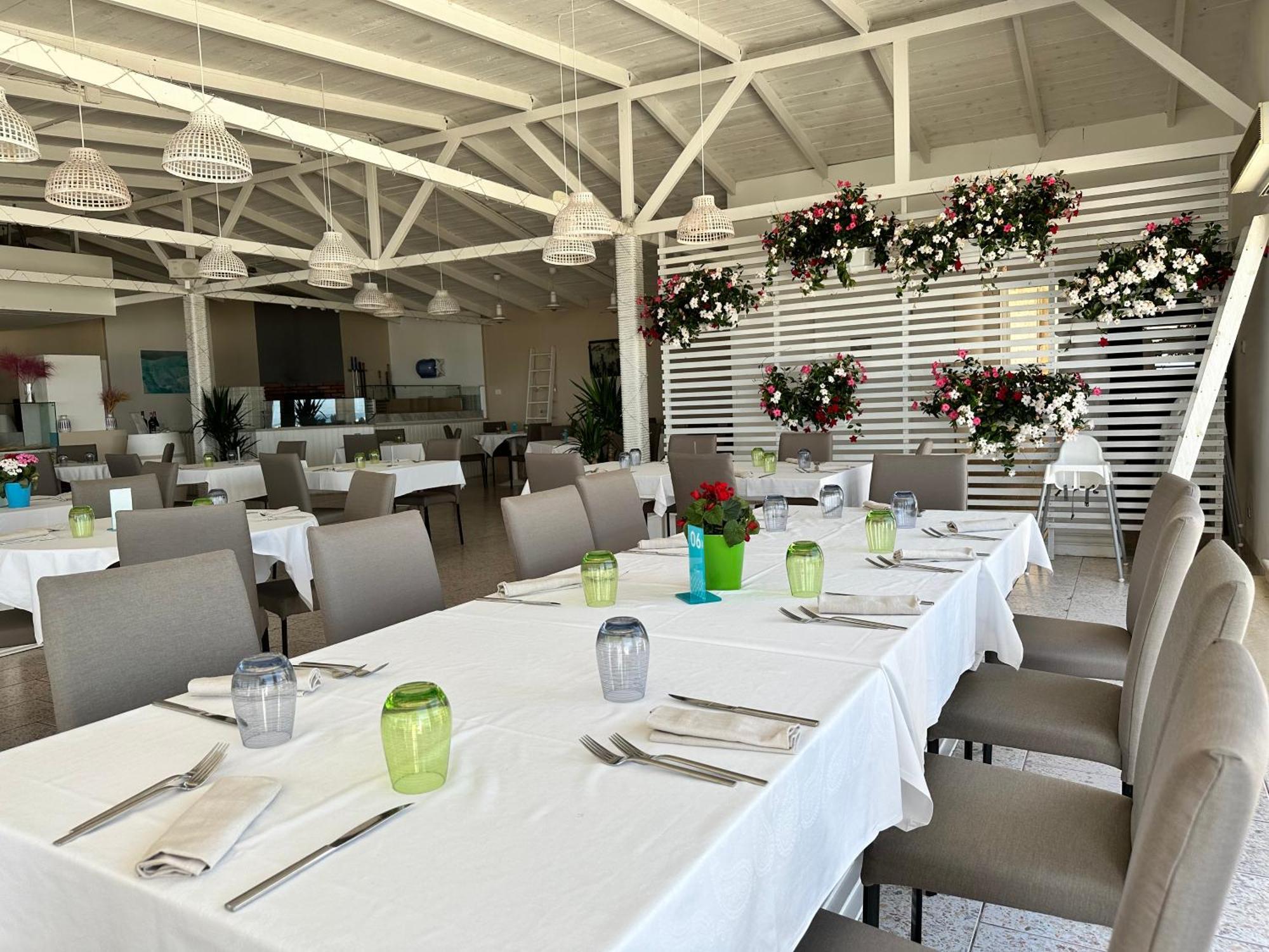 Hotel Riva Del Sole Джовинацо Екстериор снимка