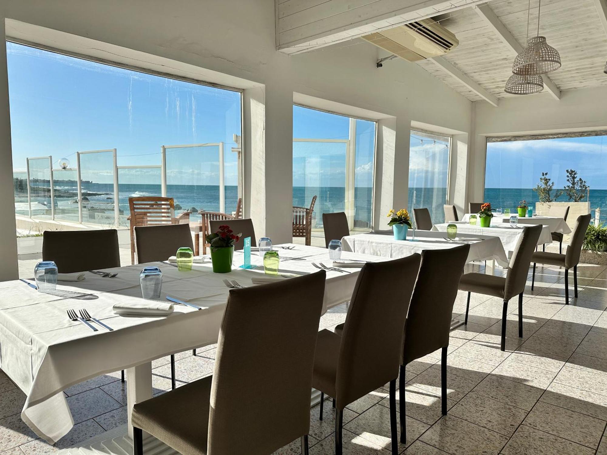 Hotel Riva Del Sole Джовинацо Екстериор снимка