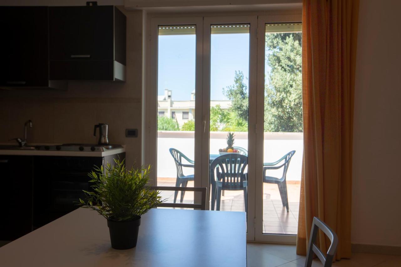 Hotel Riva Del Sole Джовинацо Екстериор снимка